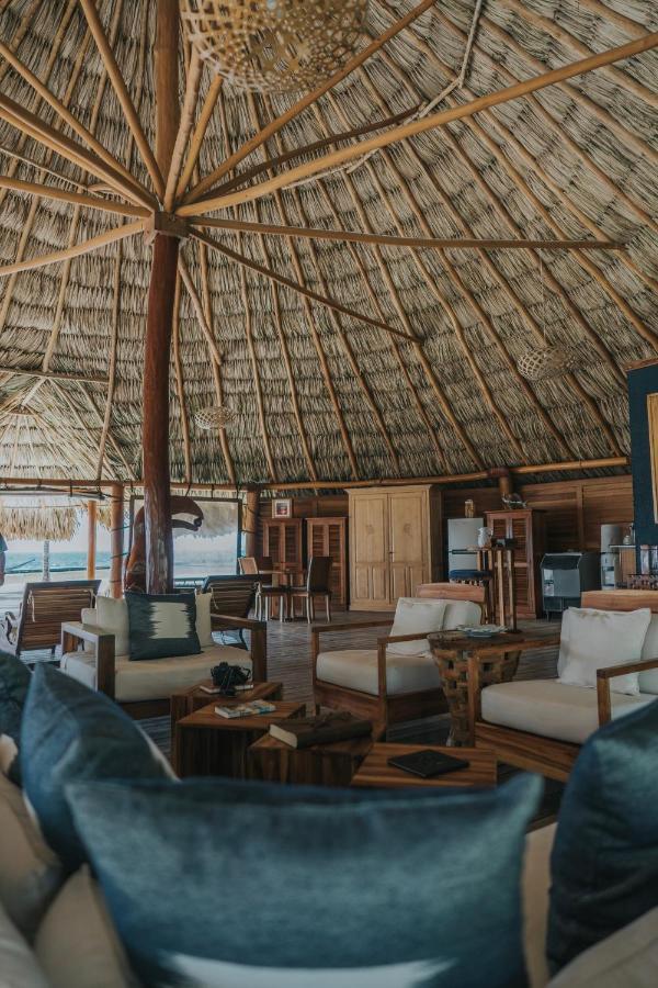 Royal Belize Hotel Thatch Caye Exterior foto